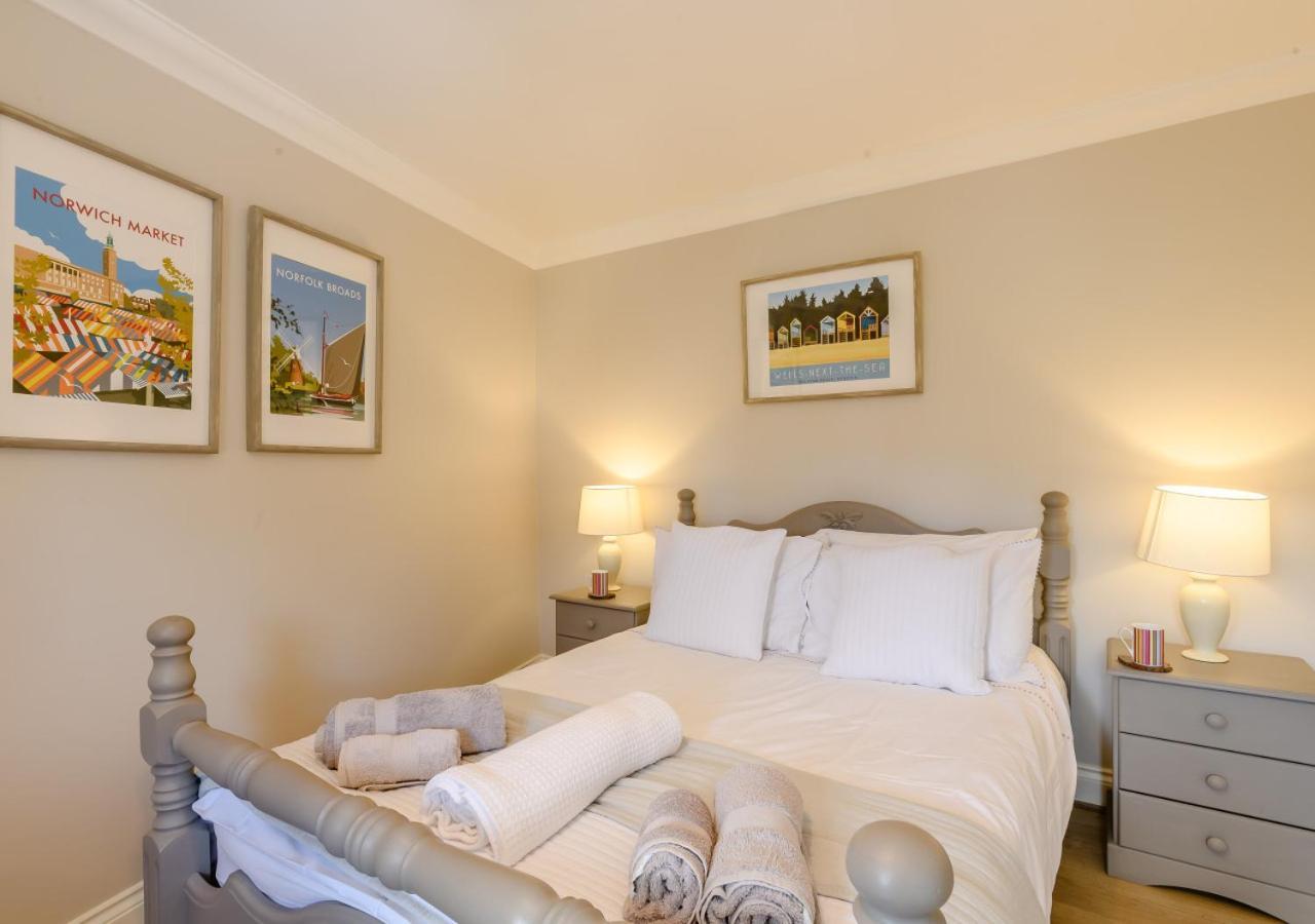 2 Oaklands Cottage โฮลท์ ภายนอก รูปภาพ