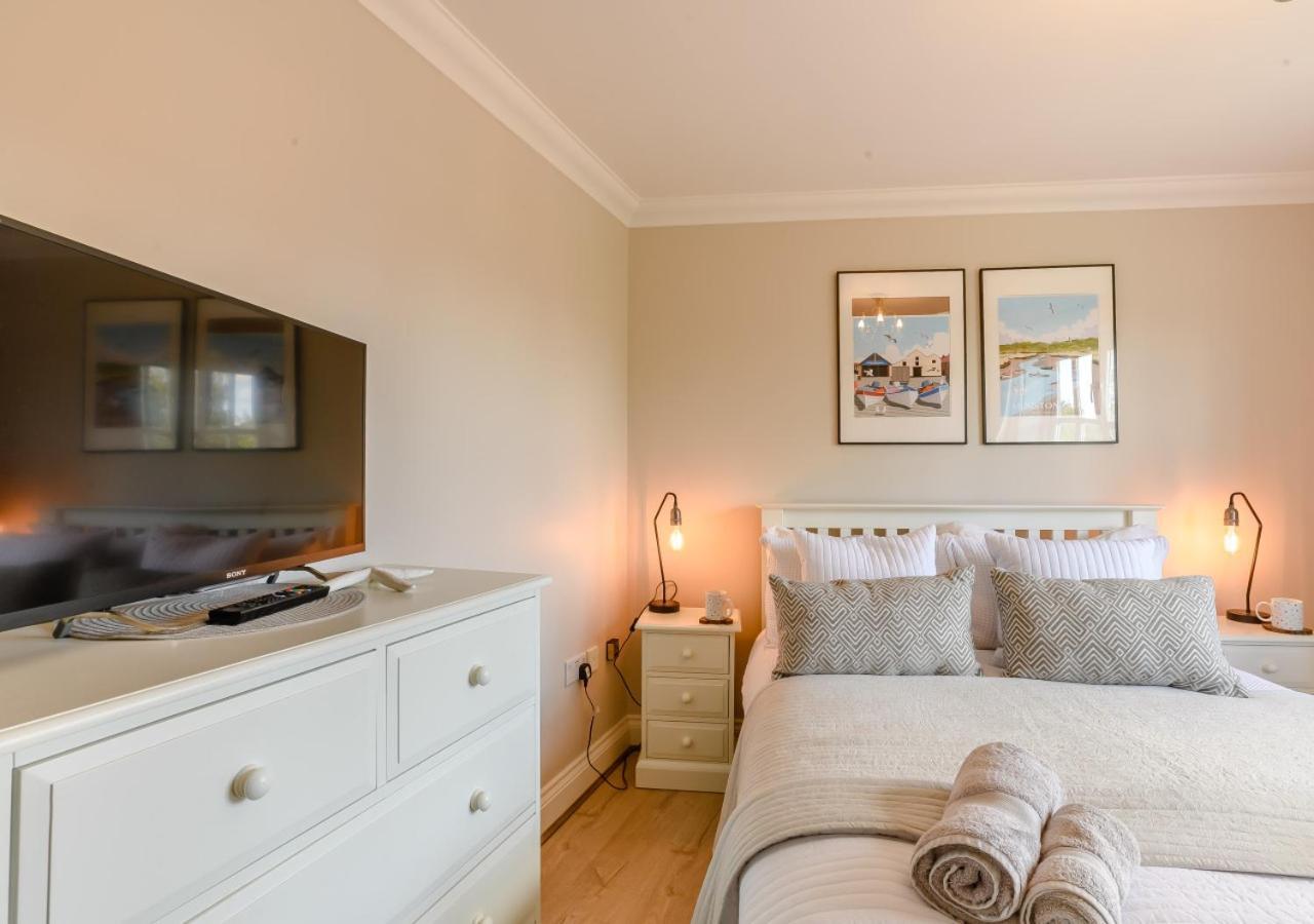 2 Oaklands Cottage โฮลท์ ภายนอก รูปภาพ
