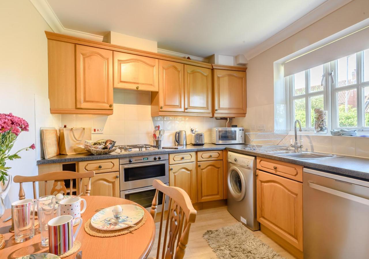 2 Oaklands Cottage โฮลท์ ภายนอก รูปภาพ