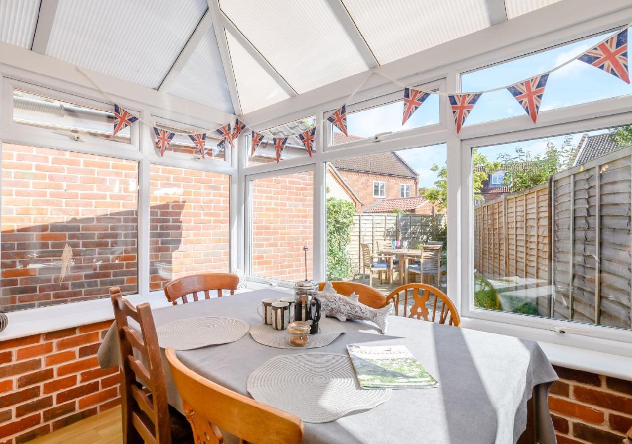 2 Oaklands Cottage โฮลท์ ภายนอก รูปภาพ